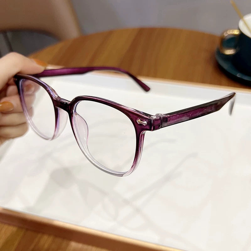 Elegant and youthful, genuine women's reading glasses, fashionable and stylish reading glasses for women, ultra-light, anti-blue light, eye protection and aging light